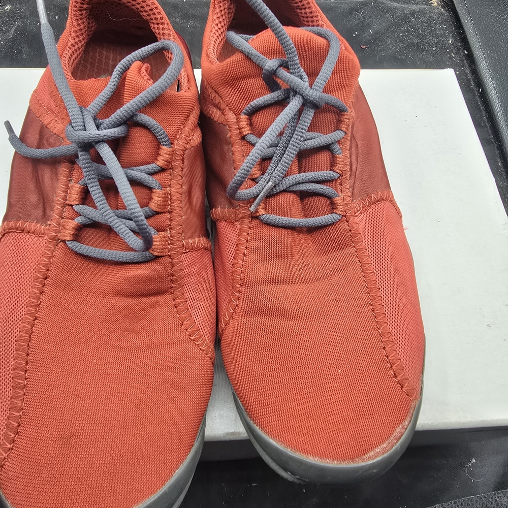 Nike Men's Vibrant Orange Sneakers‎